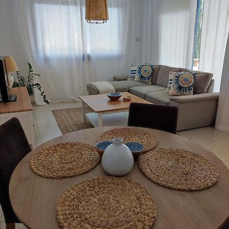 Marina Gardens Apartment Пафос Екстериор снимка
