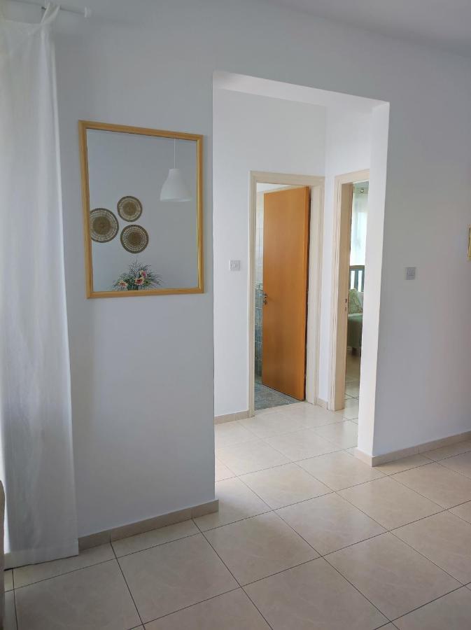 Marina Gardens Apartment Пафос Екстериор снимка