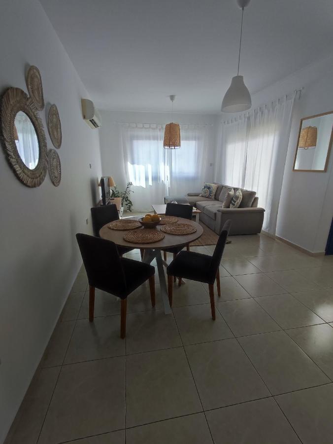 Marina Gardens Apartment Пафос Екстериор снимка