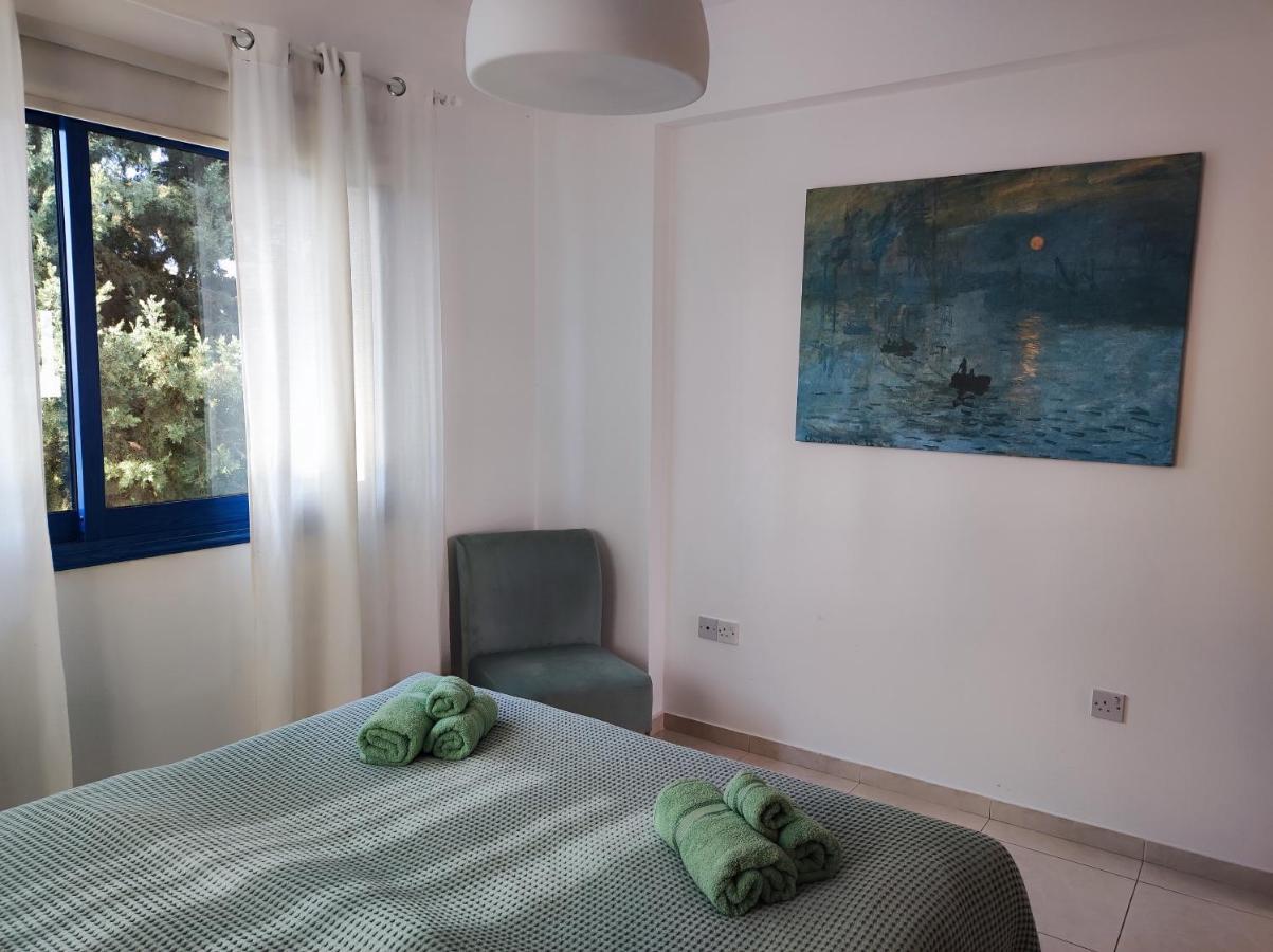 Marina Gardens Apartment Пафос Екстериор снимка