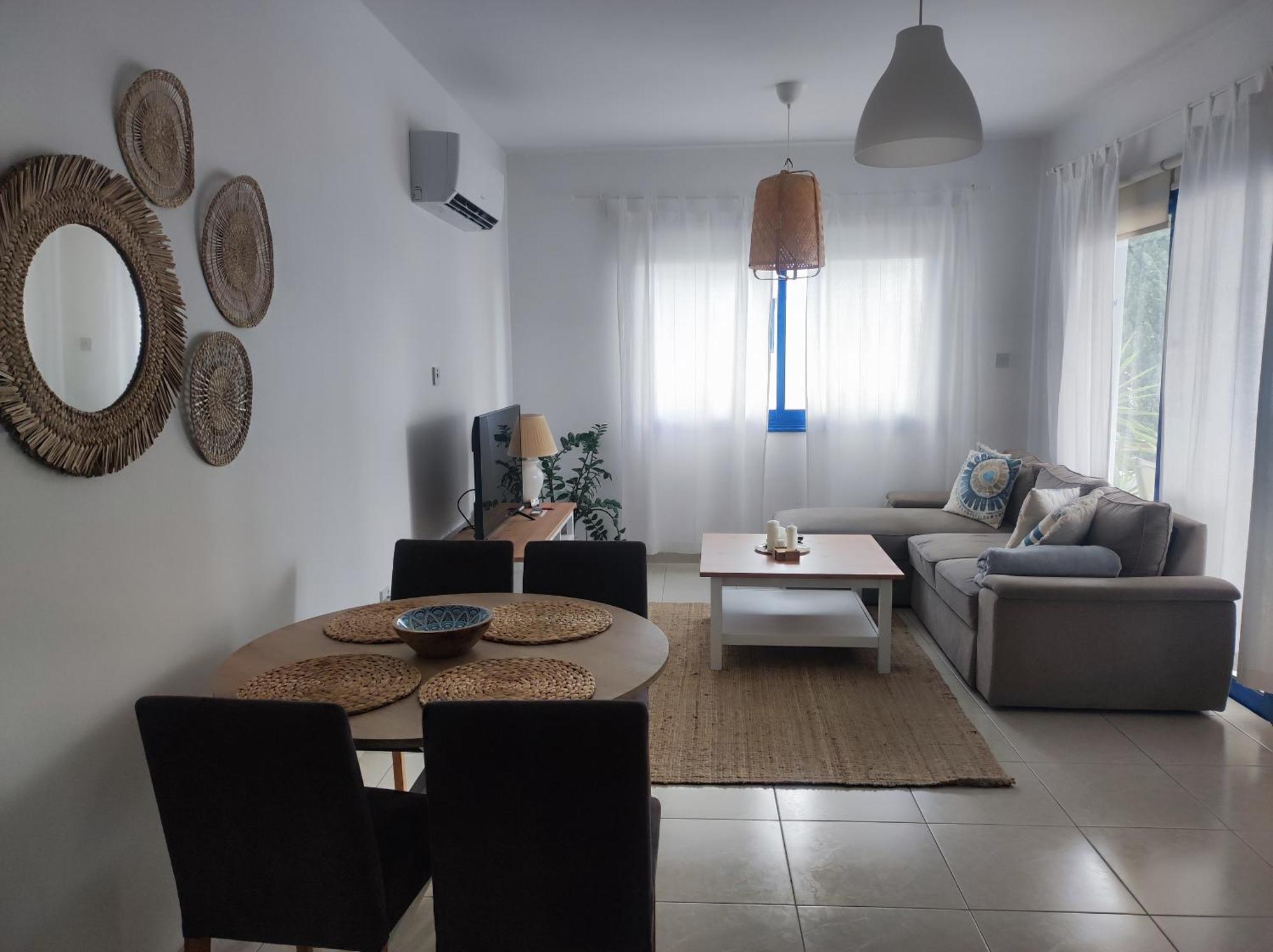 Marina Gardens Apartment Пафос Екстериор снимка