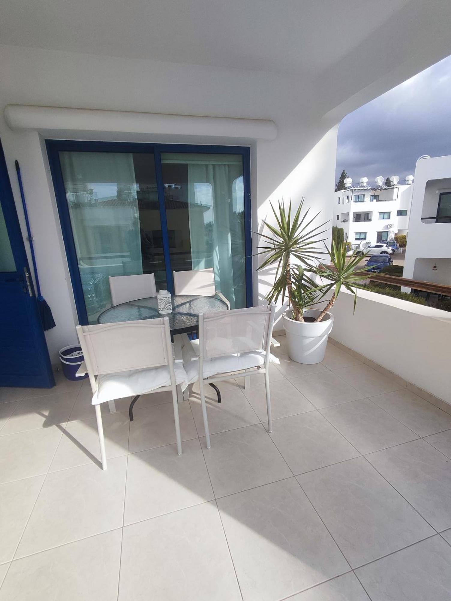 Marina Gardens Apartment Пафос Екстериор снимка